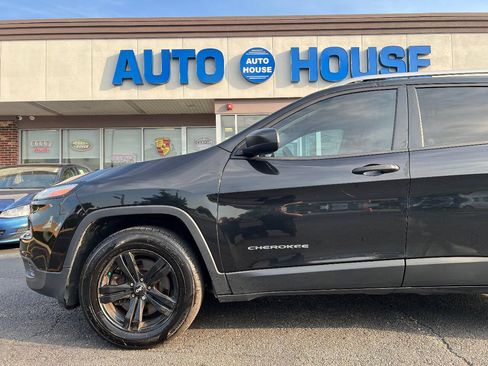 Used 2016 Jeep Cherokee Sport w/ Cold Weather Group AWD/4WD image 35