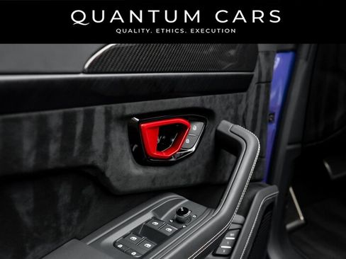Used 2023 Lamborghini Urus Performante AWD/4WD image 32