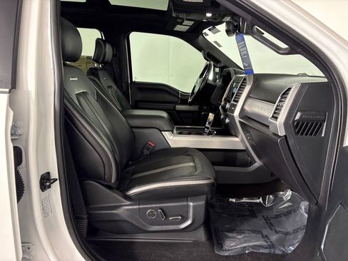 Certified 2019 Ford F350 Platinum w/ Platinum Ultimate Package image 38