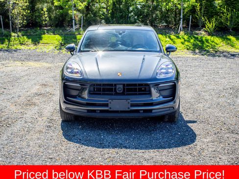 Used 2023 Porsche Macan AWD/4WD image 2