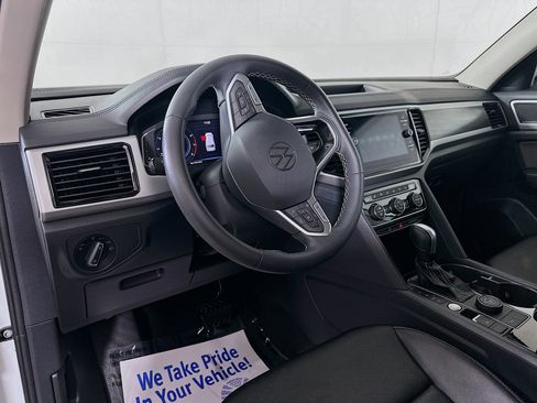 Certified 2023 Volkswagen Atlas SE w/ Panoramic Sunroof Package AWD/4WD image 9