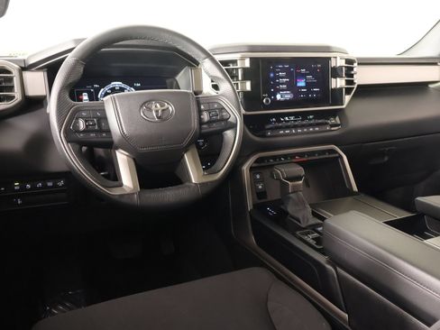 Used 2025 Toyota Sequoia SR5 AWD/4WD image 2