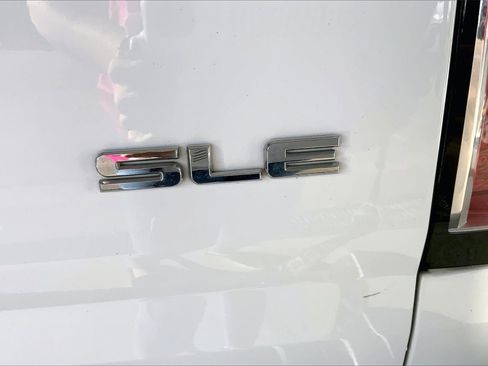 Used 2019 GMC Canyon SLE w/ Elevation Edition image 6