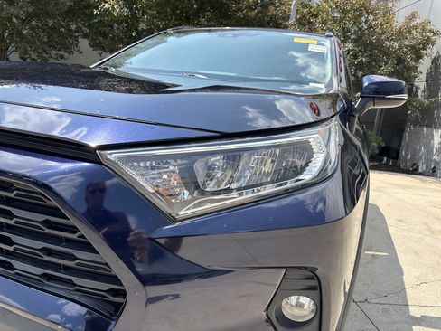Used 2020 Toyota RAV4 XLE FWD image 11