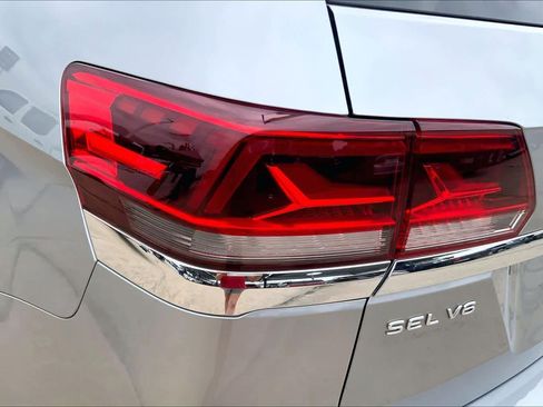 Used 2021 Volkswagen Atlas SEL FWD image 28