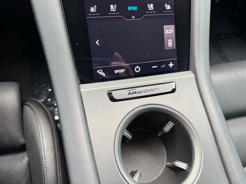 Used 2022 Porsche Taycan image 37