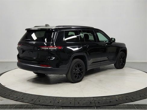 Used 2024 Jeep Grand Cherokee L Laredo image 7