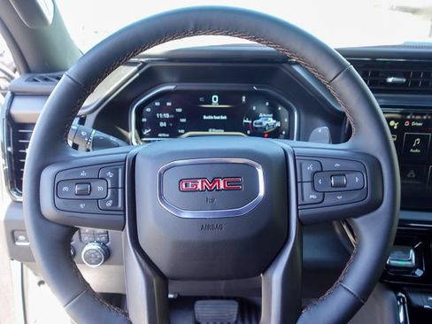 Used 2025 GMC Sierra 1500 AT4 w/ AT4 Premium Package AWD/4WD image 15