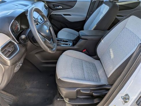 Used 2022 Chevrolet Equinox LS image 10