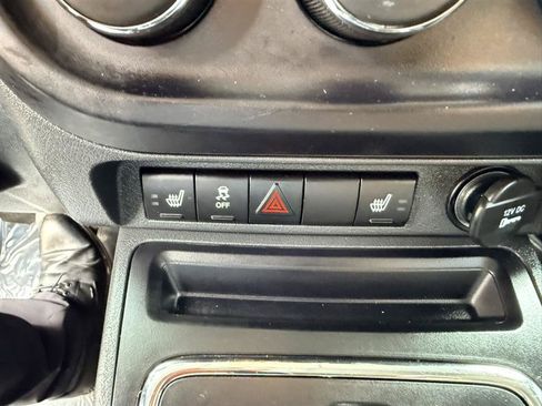 Used 2016 Jeep Patriot Latitude FWD image 26