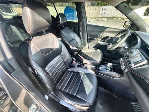 Used 2018 Nissan Kicks SR w/ Premium Package image 27