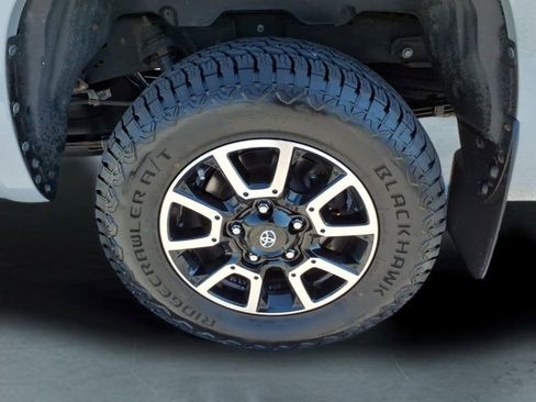 Used 2019 Toyota Tundra SR5 AWD/4WD image 10