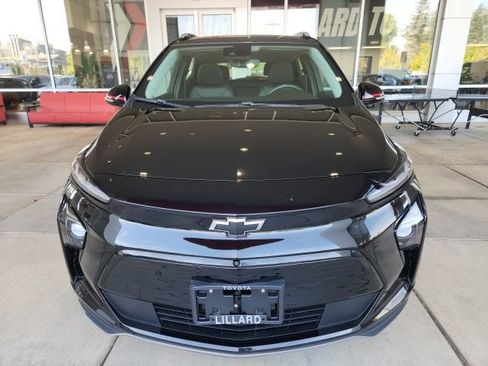 Used 2023 Chevrolet Bolt EUV Premier w/ Sun & Sound Package FWD image 5