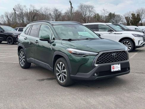 Used 2023 Toyota Corolla Cross XLE w/ Convenience Package image 1