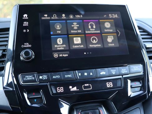 Used 2018 Honda Odyssey Touring image 17