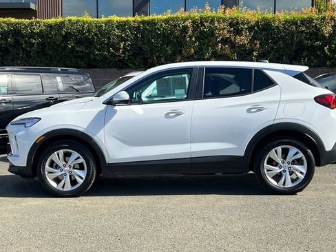 Used 2025 Buick Encore GX Preferred FWD image 9