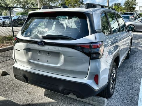 Used 2025 Subaru Forester AWD/4WD image 8