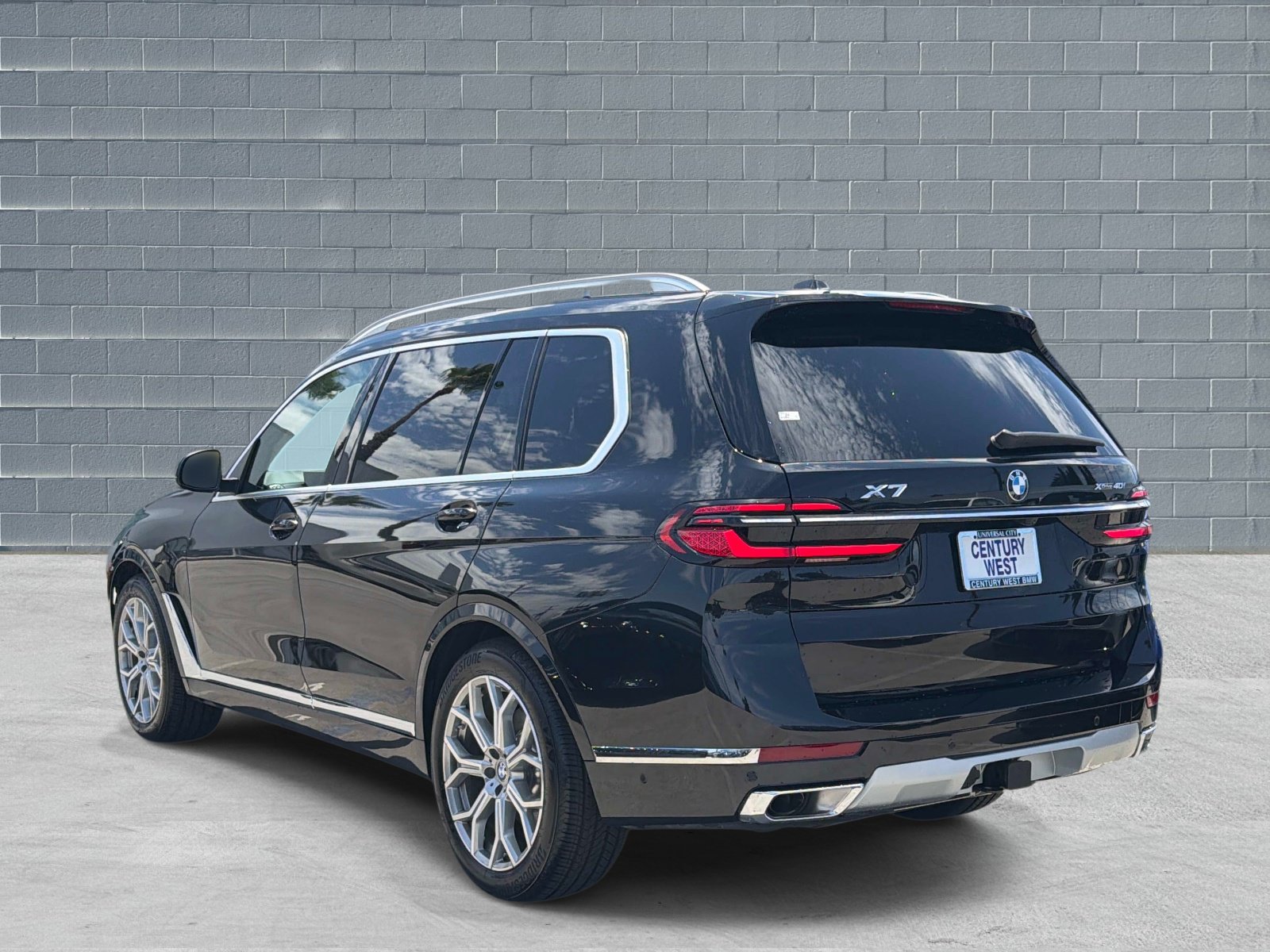 Used 2026 BMW X7 xDrive40i w/ Premium Package AWD/4WD image 3