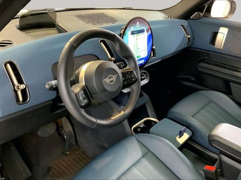 Certified 2025 MINI Cooper Countryman S AWD/4WD image 17