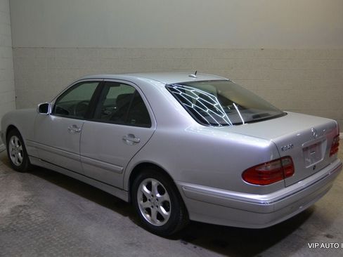 Used 2002 Mercedes-Benz E 320 Sedan image 9