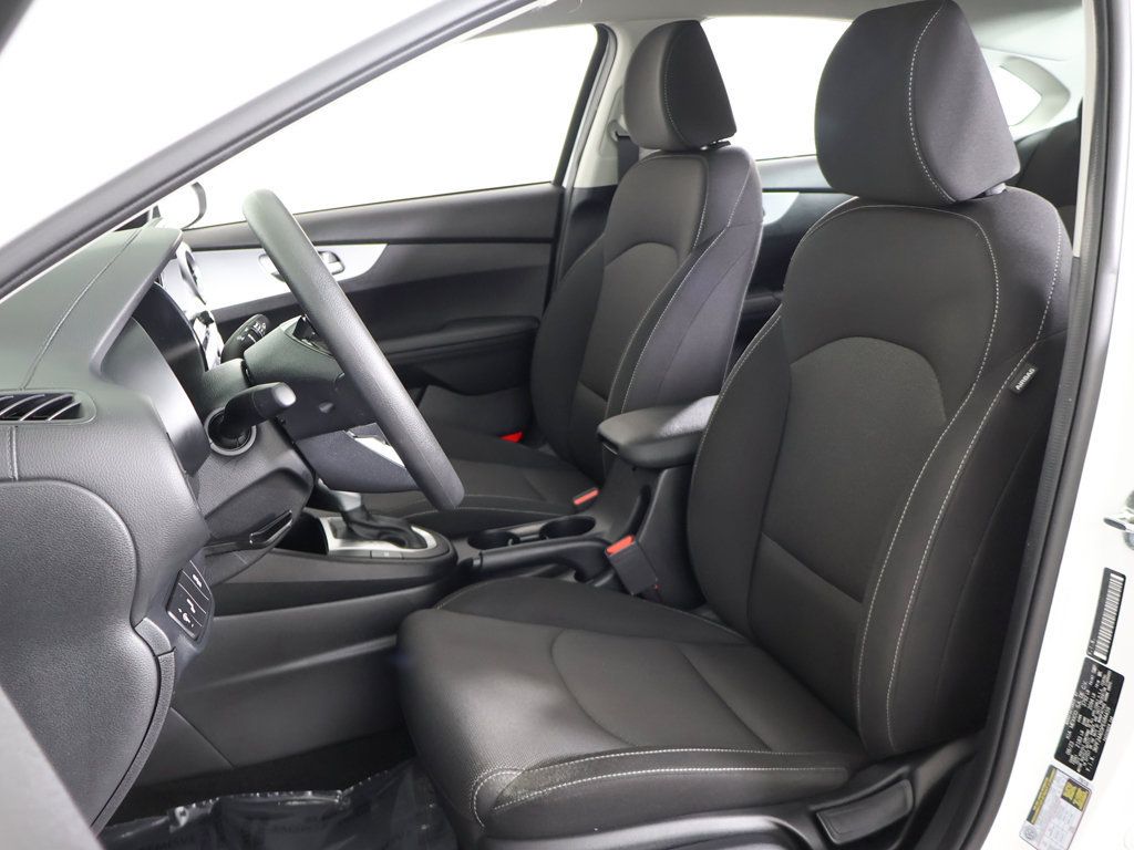 Used 2023 Kia Forte LXS w/ LXS Technology Package FWD image 27