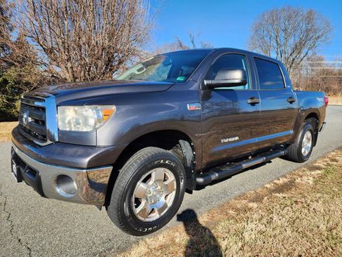 Used 2012 Toyota Tundra 4x4 CrewMax image 2