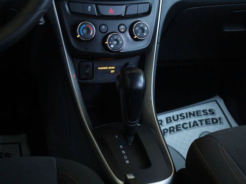 Used 2022 Chevrolet Trax LS w/ Tint and Cruise Package FWD image 40