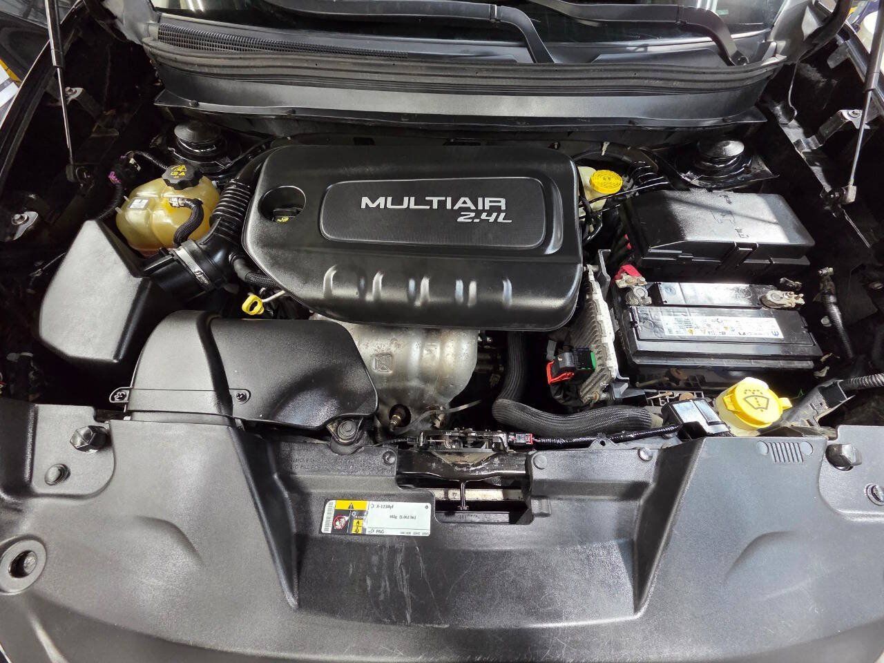 Used 2016 Jeep Cherokee Limited AWD/4WD image 32