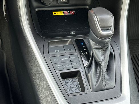 Used 2023 Toyota RAV4 XLE Premium image 23