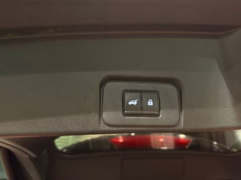 Used 2023 Nissan Rogue SV w/ SV Premium B Package image 12