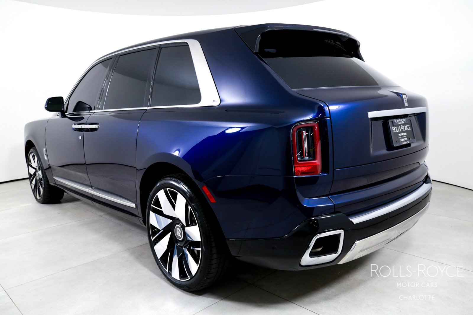 Certified 2025 Rolls-Royce Cullinan AWD/4WD image 8