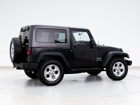 Used 2018 Jeep Wrangler Sport AWD/4WD image 10