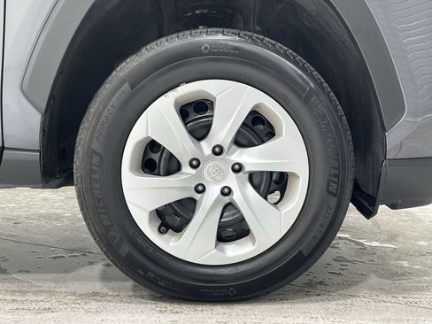 Used 2024 Toyota RAV4 LE AWD/4WD image 10