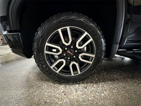 Certified 2022 GMC Sierra 1500 AT4 w/ AT4 Preferred Package image 10