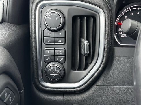 Used 2019 Chevrolet Silverado 1500 LTZ image 31