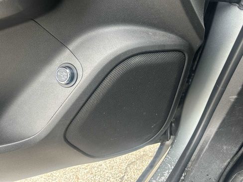 Used 2023 GMC Acadia SLE w/ Driver Convenience Package image 23