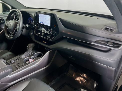 Certified 2025 Toyota Highlander XSE AWD/4WD image 27