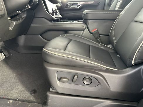 New 2026 GMC Yukon XL Elevation image 14