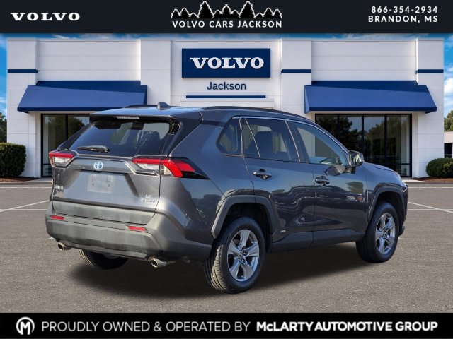 Used 2023 Toyota RAV4 LE AWD/4WD image 4