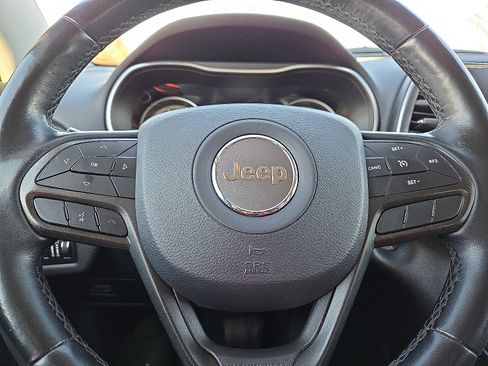 Used 2020 Jeep Cherokee Trailhawk w/ Cold Weather Group image 24