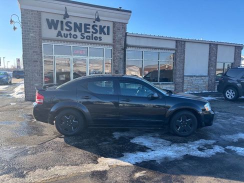Used 2010 Dodge Avenger SXT image 2