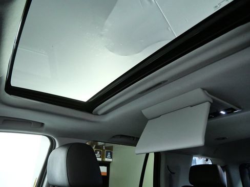 Used 2016 Chevrolet Tahoe LT AWD/4WD image 9