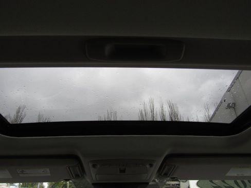 Used 2022 Nissan Armada SL w/ Captain's Chairs Package image 31