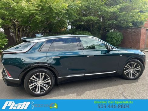 Used 2024 Cadillac Lyriq Luxury AWD/4WD image 12