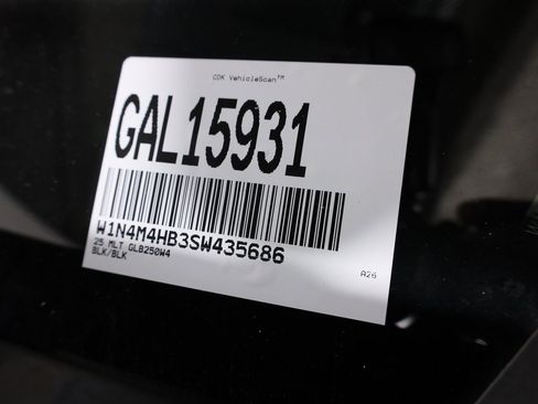 Certified 2025 Mercedes-Benz GLB 250 4MATIC image 51