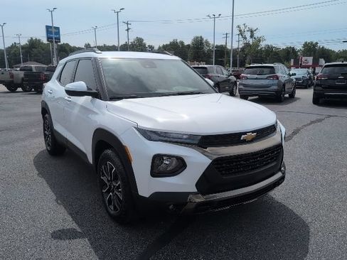 Used 2023 Chevrolet TrailBlazer ACTIV w/ Convenience Package FWD image 12