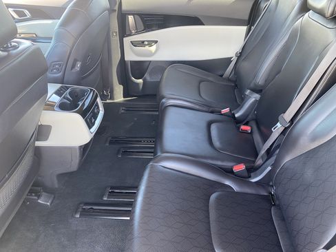 Certified 2024 Kia Carnival SX FWD image 15