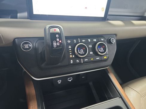 Used 2020 Land Rover Defender 110 HSE AWD/4WD image 23
