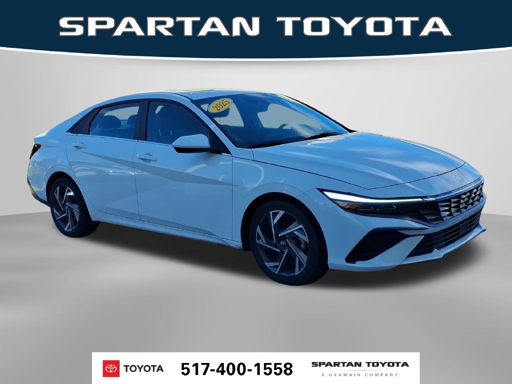 Used 2025 Hyundai Elantra SEL FWD image 5