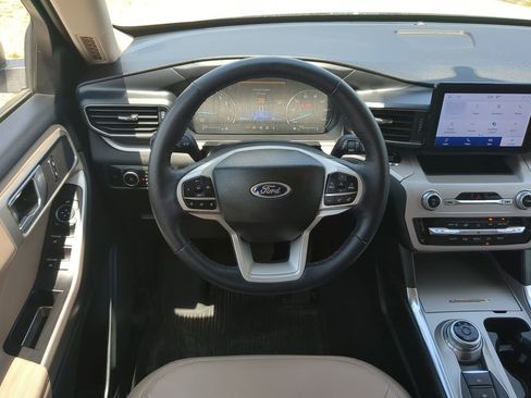 Used 2023 Ford Explorer XLT w/ Equipment Group 202A image 16